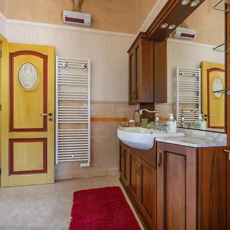 Rosaria Con E Piscina Interna Villa *