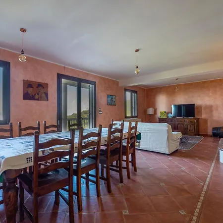 Rosaria Con E Piscina Interna Villa