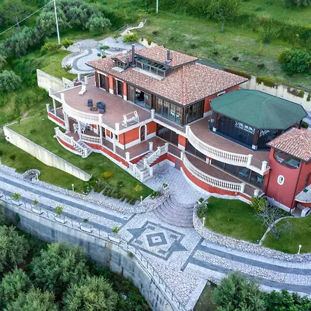 Villa Rosaria Con E Piscina Interna